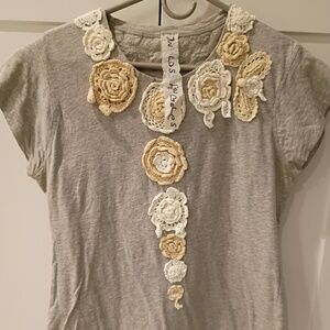 💋Sample Flowered Embroidered Tshirt NWOT *LARGE